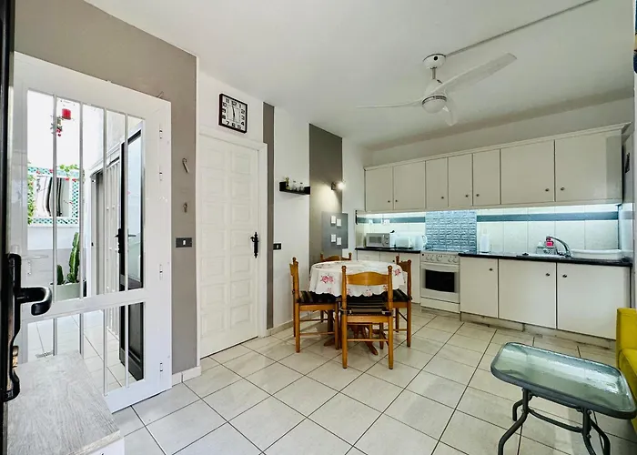 Quiet Apartment Chayofita